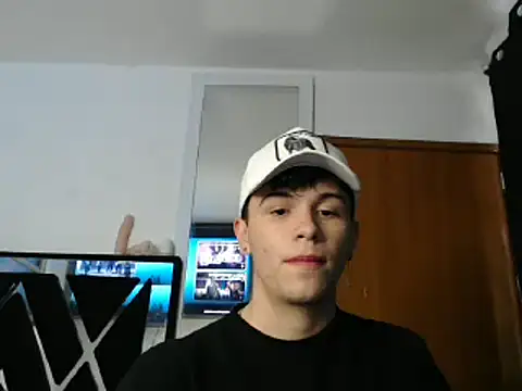 Snapshot of Smith_boy_25 chatting on 03-02-25, 09:22 Smith boy 25 online show from 03-02-25, 09:22