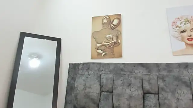 Snapshot of Chloe_diamondss chatting on 03-17-25, 09:33 Chloe diamondss online show from 03-17-25, 09:33