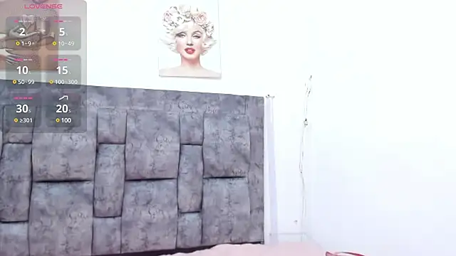 Snapshot of Chloe_diamondss chatting on 03-21-25, 03:44 Chloe diamondss online show from 03-21-25, 03:44