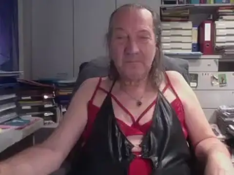 HMStraps01 online show from 11-15-25, 08:33