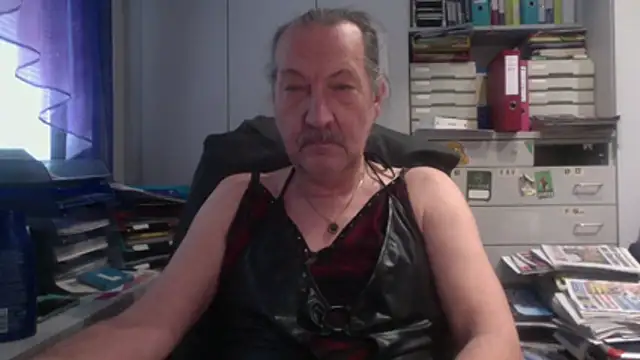 Snapshot of HMStraps01 chatting on 01-15-26, 11:26 HMStraps01 online show from 01-15-26, 11:26