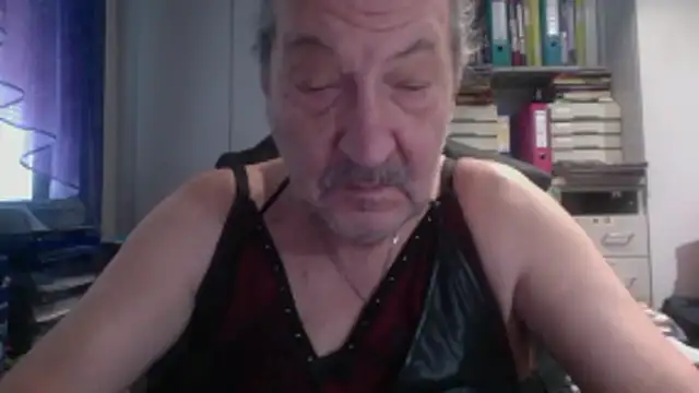 Snapshot of HMStraps01 chatting on 01-17-26, 10:53 HMStraps01 online show from 01-17-26, 10:53