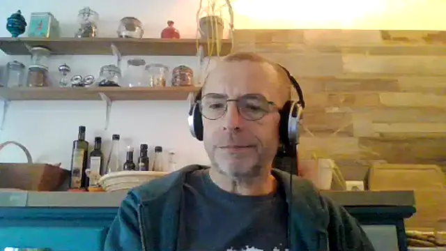 Snapshot of Xavspank2 chatting on 10-08-25, 09:51 Xavspank2 online show from 10-08-25, 09:51