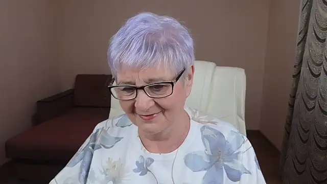 Sandra Snowflake online show from 03-11-25, 04:32