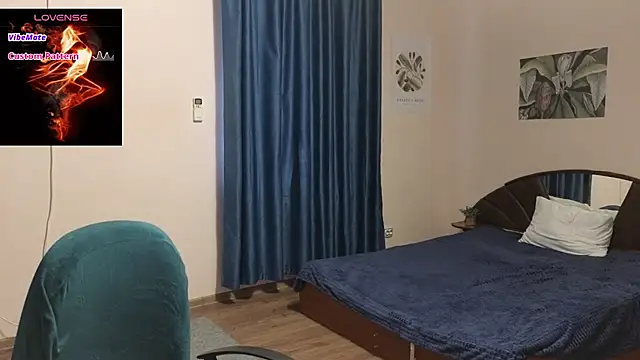 Sandra Snowflake online show from 10-24-25, 01:07