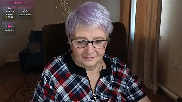 Snapshot of Sandra_Snowflake chatting on 01-06-26, 05:44 Sandra Snowflake online show from 01-06-26, 05:44