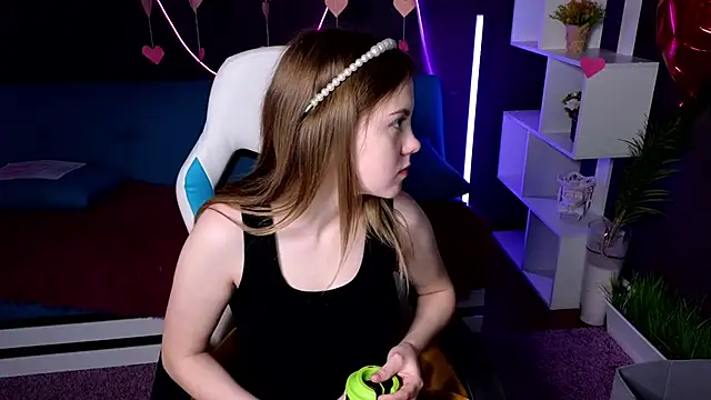 Snapshot of Dyna_bae chatting on 02-16-25, 04:09 Dyna bae online show from 02-16-25, 04:09