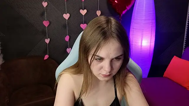 Snapshot of Dyna_bae chatting on 02-20-25, 01:03 Dyna bae online show from 02-20-25, 01:03