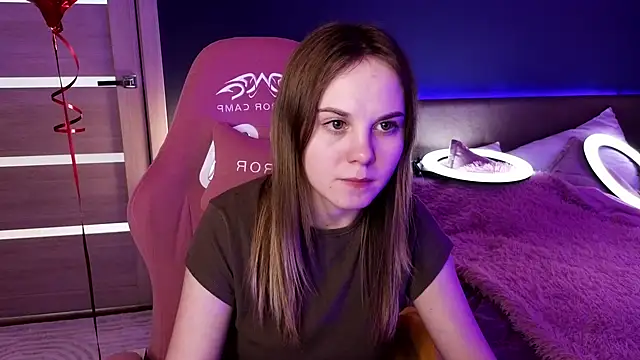 Snapshot of Dyna_bae chatting on 02-23-25, 04:17 Dyna bae online show from 02-23-25, 04:17