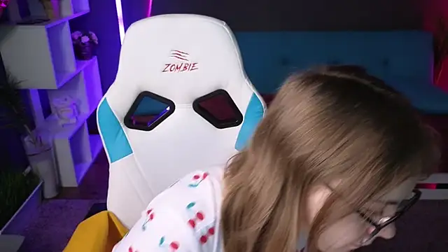 Snapshot of Dyna_bae chatting on 03-02-25, 04:28 Dyna bae online show from 03-02-25, 04:28