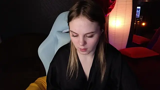 Snapshot of Dyna_bae chatting on 03-13-25, 01:10 Dyna bae online show from 03-13-25, 01:10