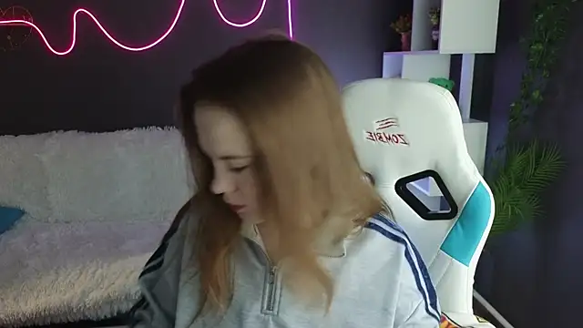 Snapshot of Dyna_bae chatting on 09-09-25, 01:38 Dyna bae online show from 09-09-25, 01:38