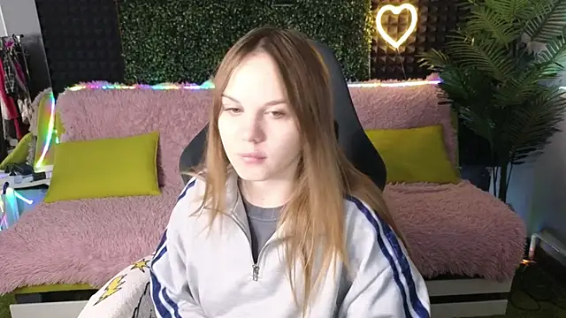 Snapshot of Dyna_bae chatting on 09-30-25, 02:27 Dyna bae online show from 09-30-25, 02:27