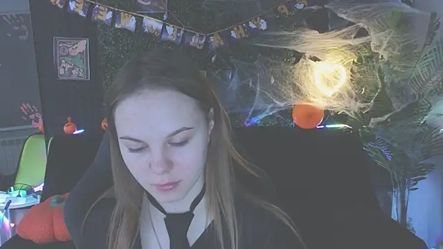 Snapshot of Dyna_bae chatting on 10-20-25, 02:01 Dyna bae online show from 10-20-25, 02:01