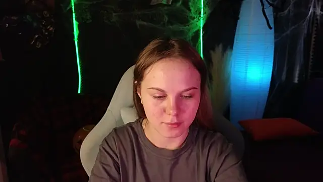 Snapshot of Dyna_bae chatting on 10-25-25, 08:11 Dyna bae online show from 10-25-25, 08:11