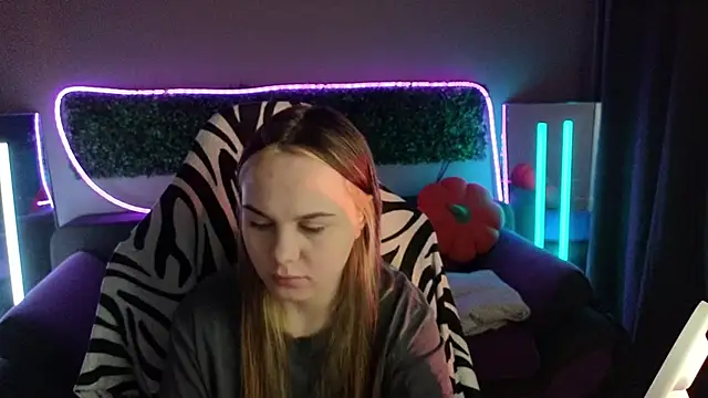 Snapshot of Dyna_bae chatting on 11-14-25, 02:21 Dyna bae online show from 11-14-25, 02:21