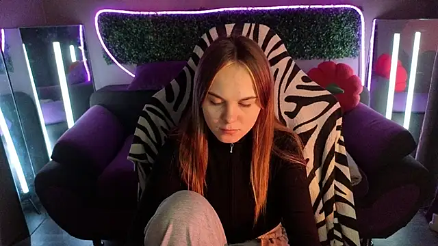 Snapshot of Dyna_bae chatting on 11-16-25, 04:01 Dyna bae online show from 11-16-25, 04:01