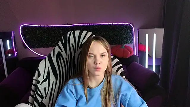 Snapshot of Dyna_bae chatting on 11-17-25, 09:37 Dyna bae online show from 11-17-25, 09:37