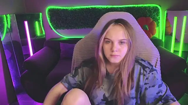 Snapshot of Dyna_bae chatting on 11-26-25, 09:10 Dyna bae online show from 11-26-25, 09:10