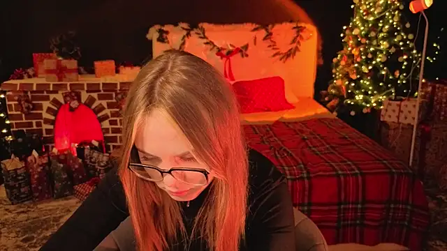 Snapshot of Dyna_bae chatting on 12-14-25, 09:36 Dyna bae online show from 12-14-25, 09:36