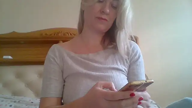 Snapshot of Mary888x chatting on 02-24-25, 07:22 Mary888x online show from 02-24-25, 07:22