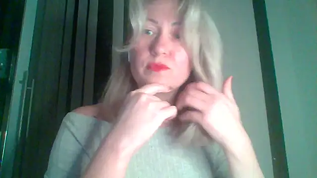 Snapshot of Mary888x chatting on 02-26-25, 05:17 Mary888x online show from 02-26-25, 05:17