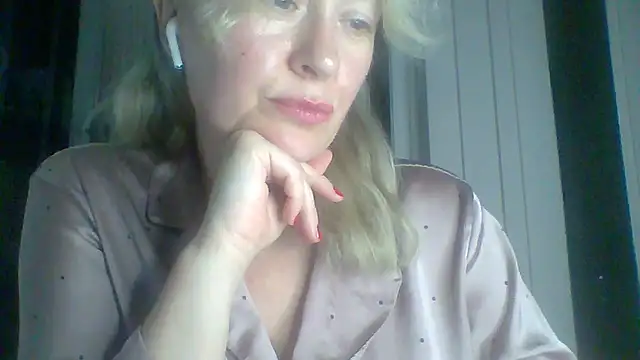 Snapshot of Mary888x chatting on 03-10-25, 05:50 Mary888x online show from 03-10-25, 05:50