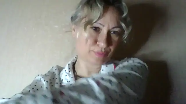 Snapshot of Mary888x chatting on 06-12-26, 06:29 Mary888x online show from 06-12-26, 06:29