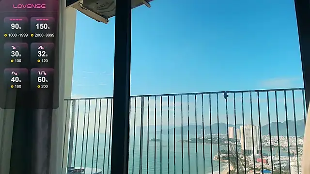 Snapshot of minamoons chatting on 11-15-25, 01:14 minamoons online show from 11-15-25, 01:14