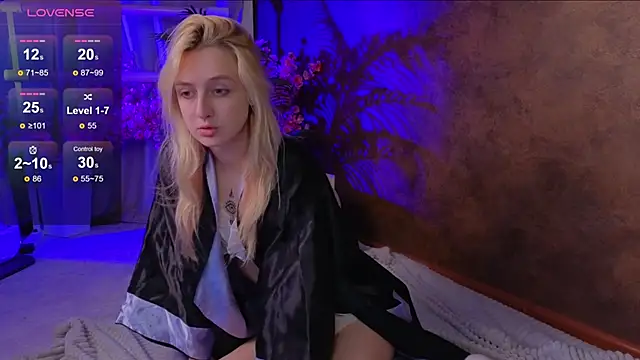 aishiro online show from 09-17-25, 06:26