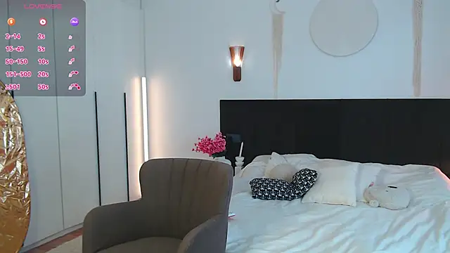 LunaticaBae online show from 03-27-26, 03:34