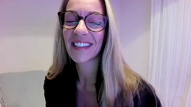 Edenfox- online show from 10-24-25, 10:06