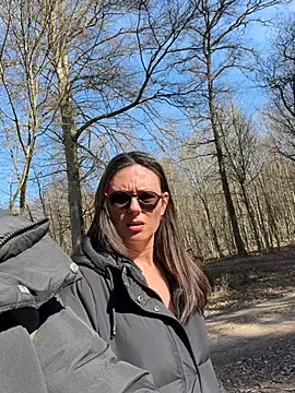 Snapshot of AvaFlowers6 chatting on 03-20-26, 09:47 AvaFlowers6 online show from 03-20-26, 09:47