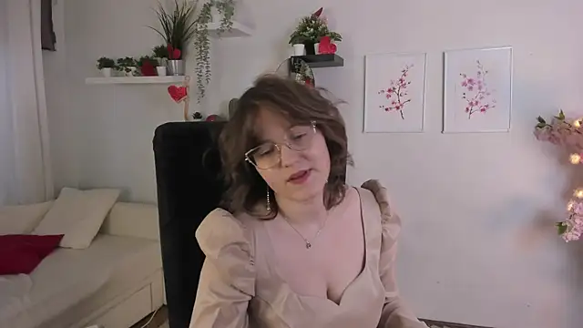 Snapshot of Rada_Woods chatting on 02-17-25, 02:26 Rada Woods online show from 02-17-25, 02:26