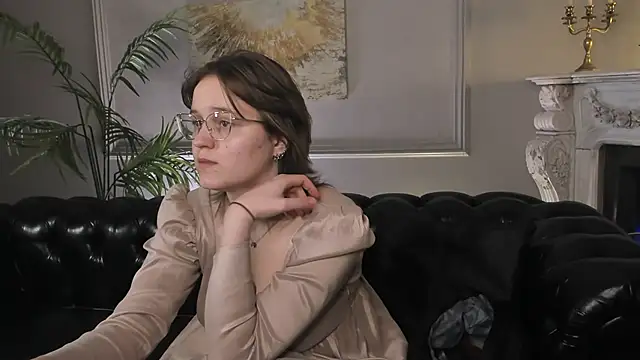 Snapshot of Rada_Woods chatting on 03-10-25, 03:52 Rada Woods online show from 03-10-25, 03:52