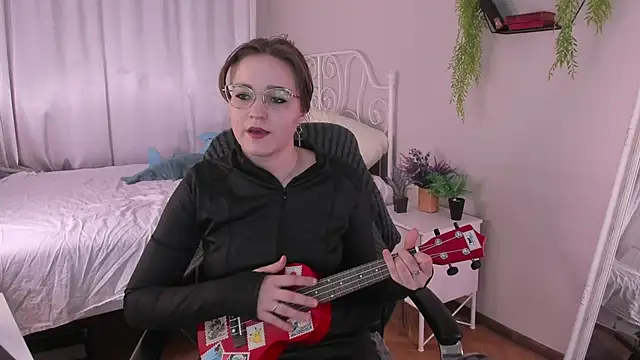 Snapshot of Rada_Woods chatting on 03-19-25, 01:32 Rada Woods online show from 03-19-25, 01:32