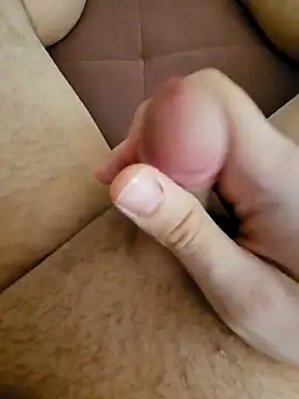 Snapshot of skiciyunis chatting on 10-24-25, 11:17 skiciyunis online show from 10-24-25, 11:17