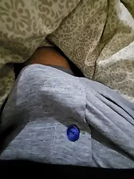 Snapshot of skiciyunis chatting on 11-18-25, 08:46 skiciyunis online show from 11-18-25, 08:46