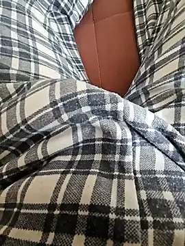 Snapshot of skiciyunis chatting on 12-15-25, 11:14 skiciyunis online show from 12-15-25, 11:14