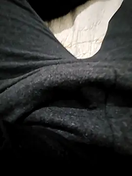 Snapshot of skiciyunis chatting on 01-08-26, 02:41 skiciyunis online show from 01-08-26, 02:41