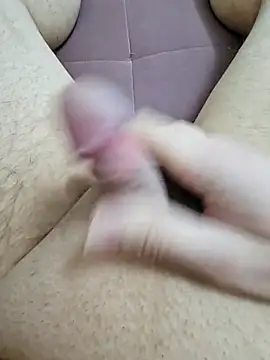 Snapshot of skiciyunis chatting on 03-10-26, 05:40 skiciyunis online show from 03-10-26, 05:40