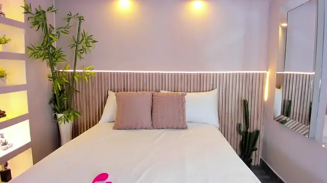 Snapshot of GeorginaReyes chatting on 10-06-25, 10:51 GeorginaReyes online show from 10-06-25, 10:51