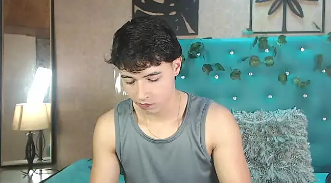 Snapshot of LiamAndrewzz chatting on 02-20-25, 07:19 LiamAndrewzz online show from 02-20-25, 07:19