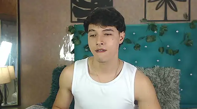 Snapshot of LiamAndrewzz chatting on 02-25-25, 05:30 LiamAndrewzz online show from 02-25-25, 05:30