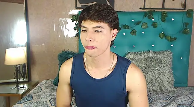 Snapshot of LiamAndrewzz chatting on 03-23-25, 04:05 LiamAndrewzz online show from 03-23-25, 04:05