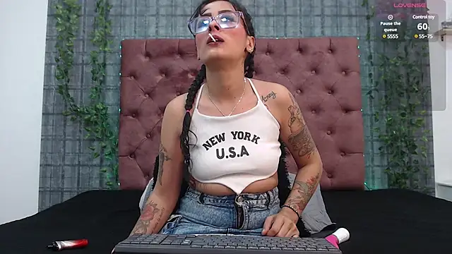 Snapshot of Mia__coluccy chatting on 02-17-25, 03:04 Mia coluccy online show from 02-17-25, 03:04