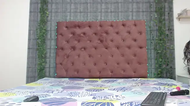 Snapshot of Mia__coluccy chatting on 03-13-25, 03:33 Mia coluccy online show from 03-13-25, 03:33