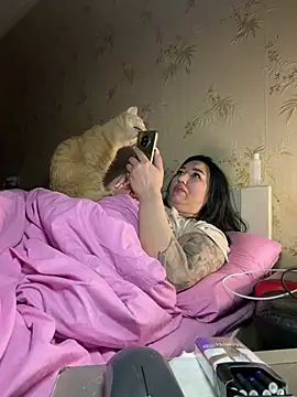 Naughtbaby 2025 online show from 04-07-26, 12:00