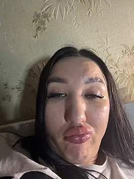 Snapshot of Naughtbaby_2025 chatting on 06-25-26, 05:12 Naughtbaby 2025 online show from 06-25-26, 05:12