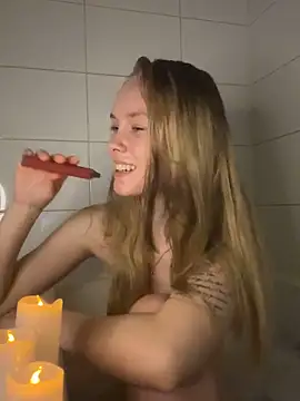 cosplayercutie0w0 online show from 03-22-25, 10:37